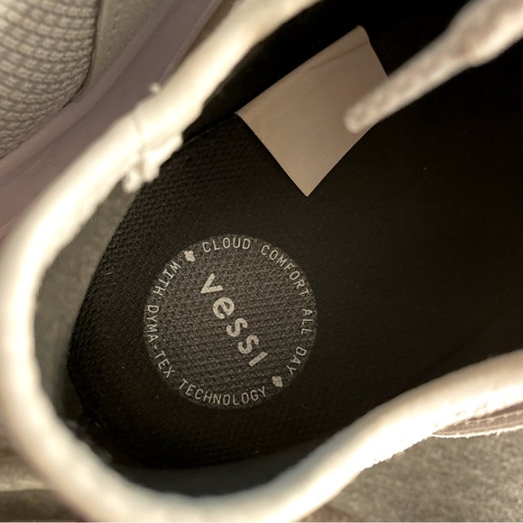 LIKE-NEW Vessi Everyday Waterproof Sneaker - Picture 4 of 10